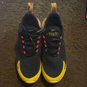 U.S women size 9 Nike AirMax 270